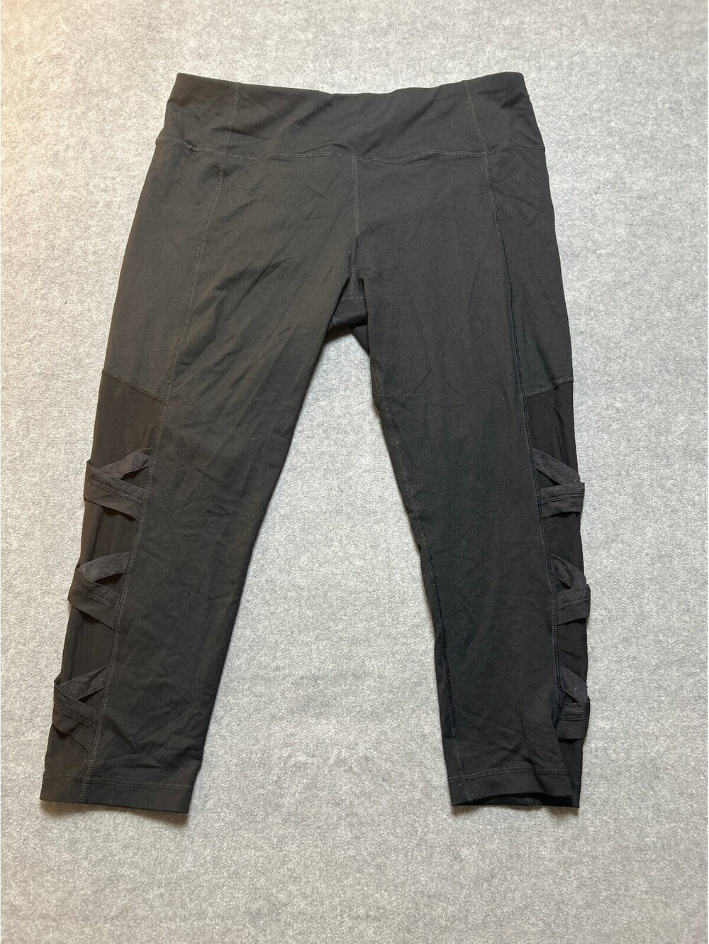 Active Life Womens XL Black Cropped Leggings Strappy Side Athletic Yoga Capri